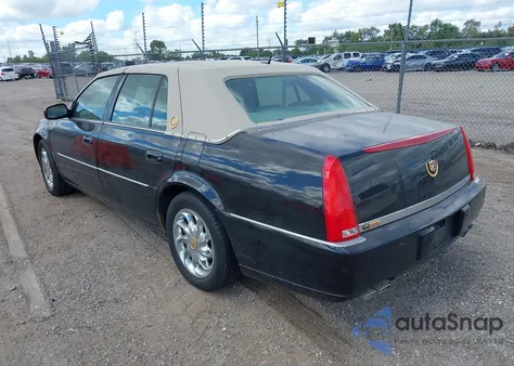 2008 Cadillac Dts 1Sc z USA, uszkodzony, nr VIN 1G6KD57YX8U120031